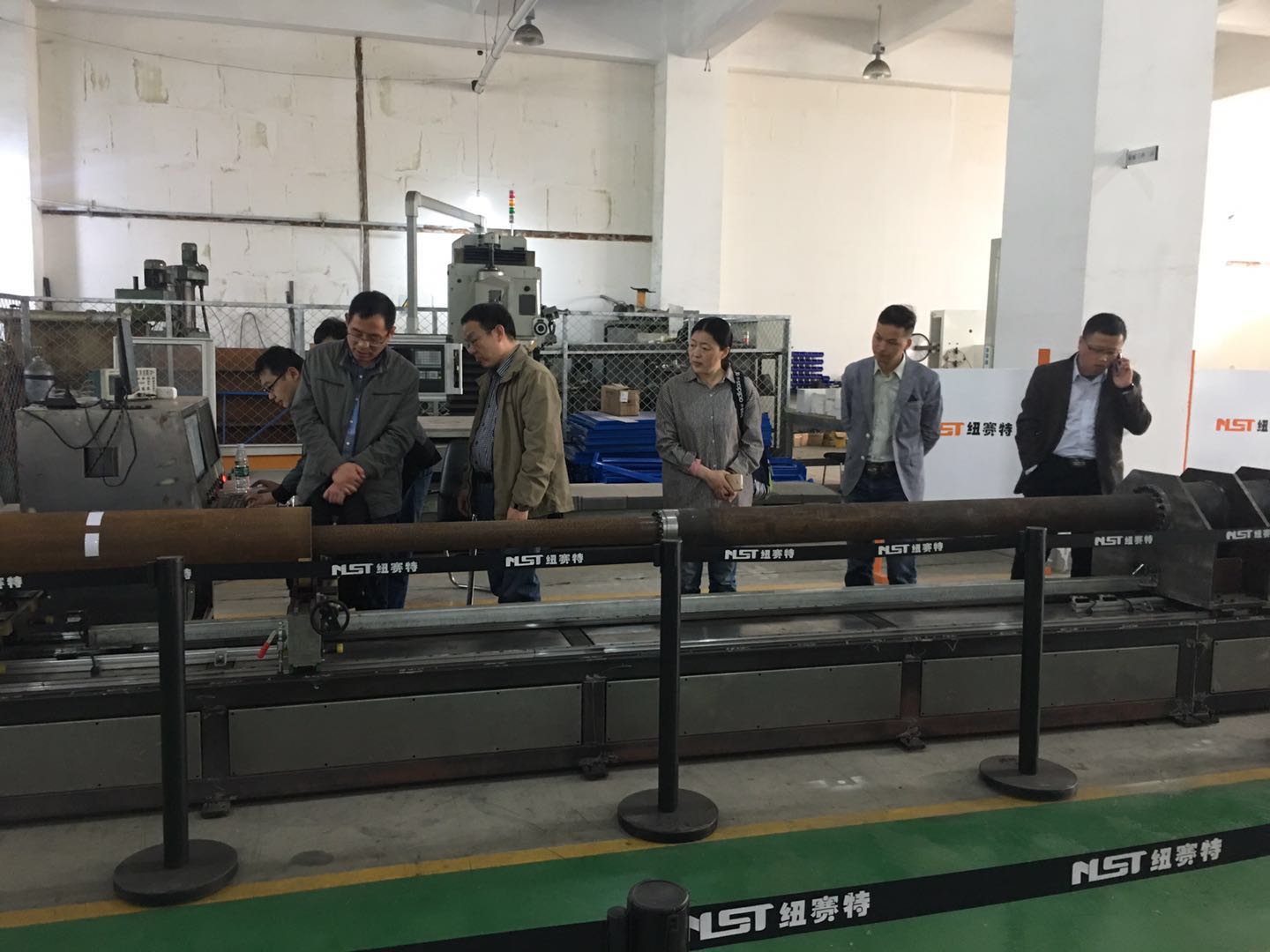 航天八院与中科院声学院研究所领导一行到厂对我司定向研发的自动化管道检测系统完成预验收